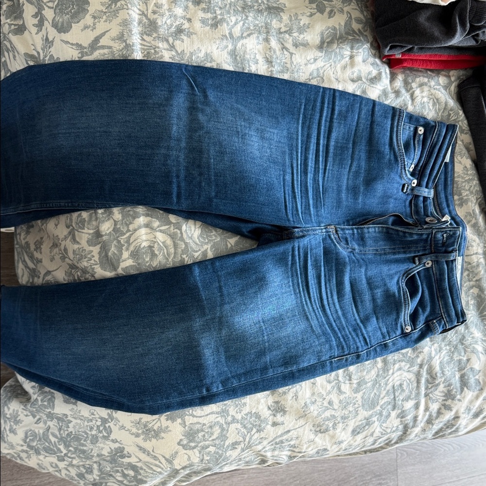Rag & Bone Blue Boyfriend Jeans with Casual Lived-In Look